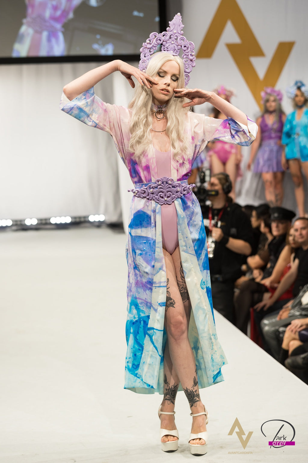 PLEURIGLOSS Hand-Dyed Latex Kimono