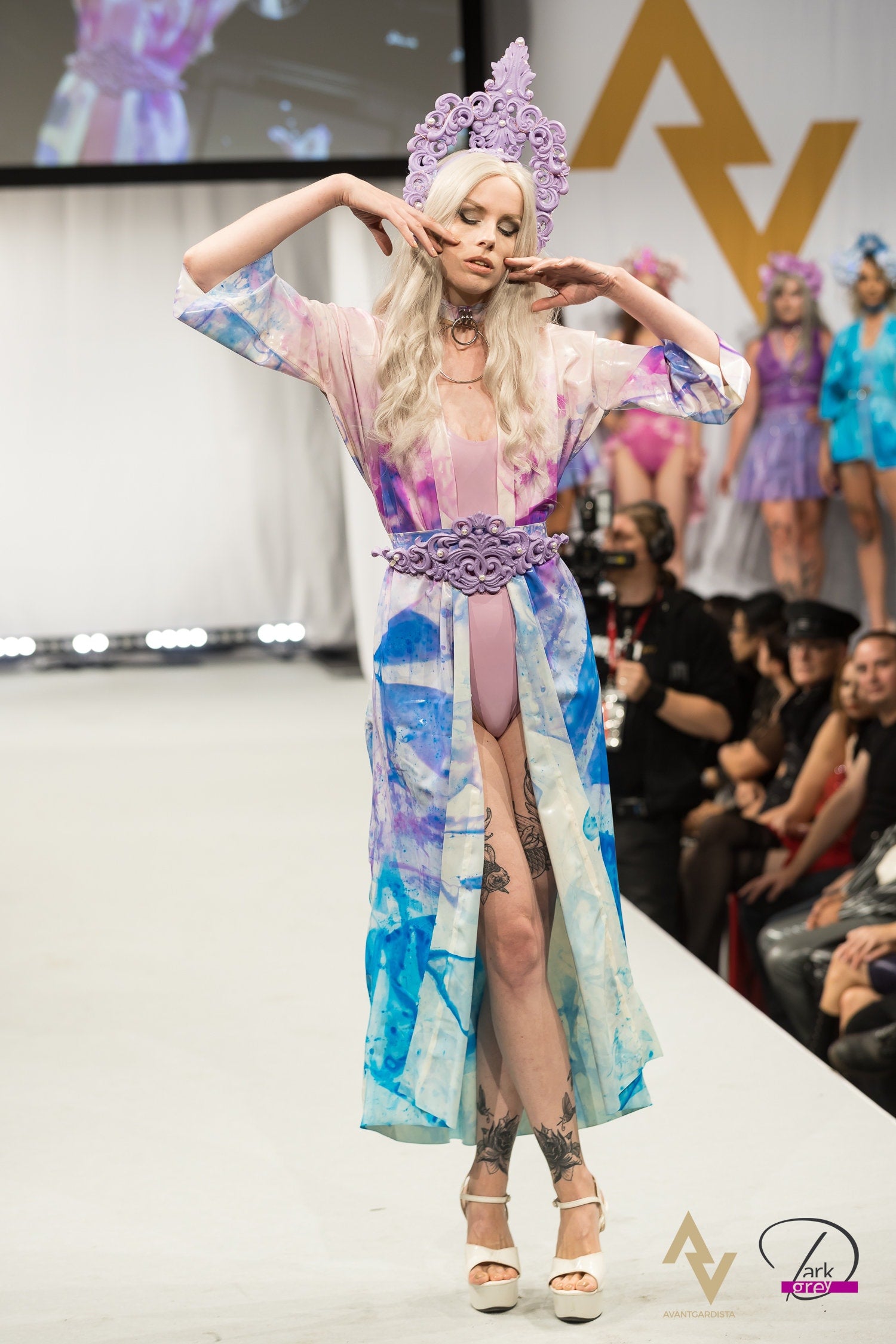 PLEURIGLOSS Hand-Dyed Latex Kimono