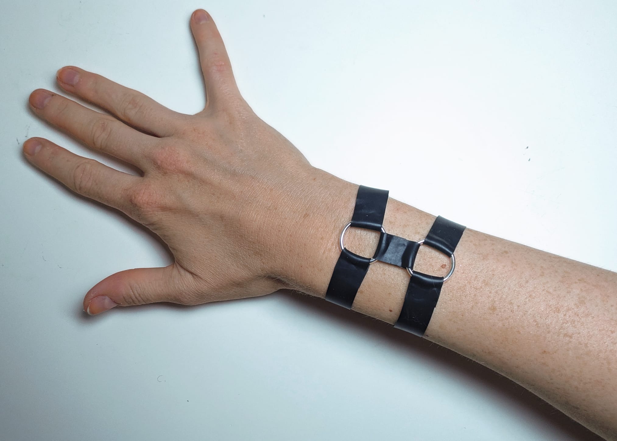 KAYA O-Ring Latex Wrist Cuffs