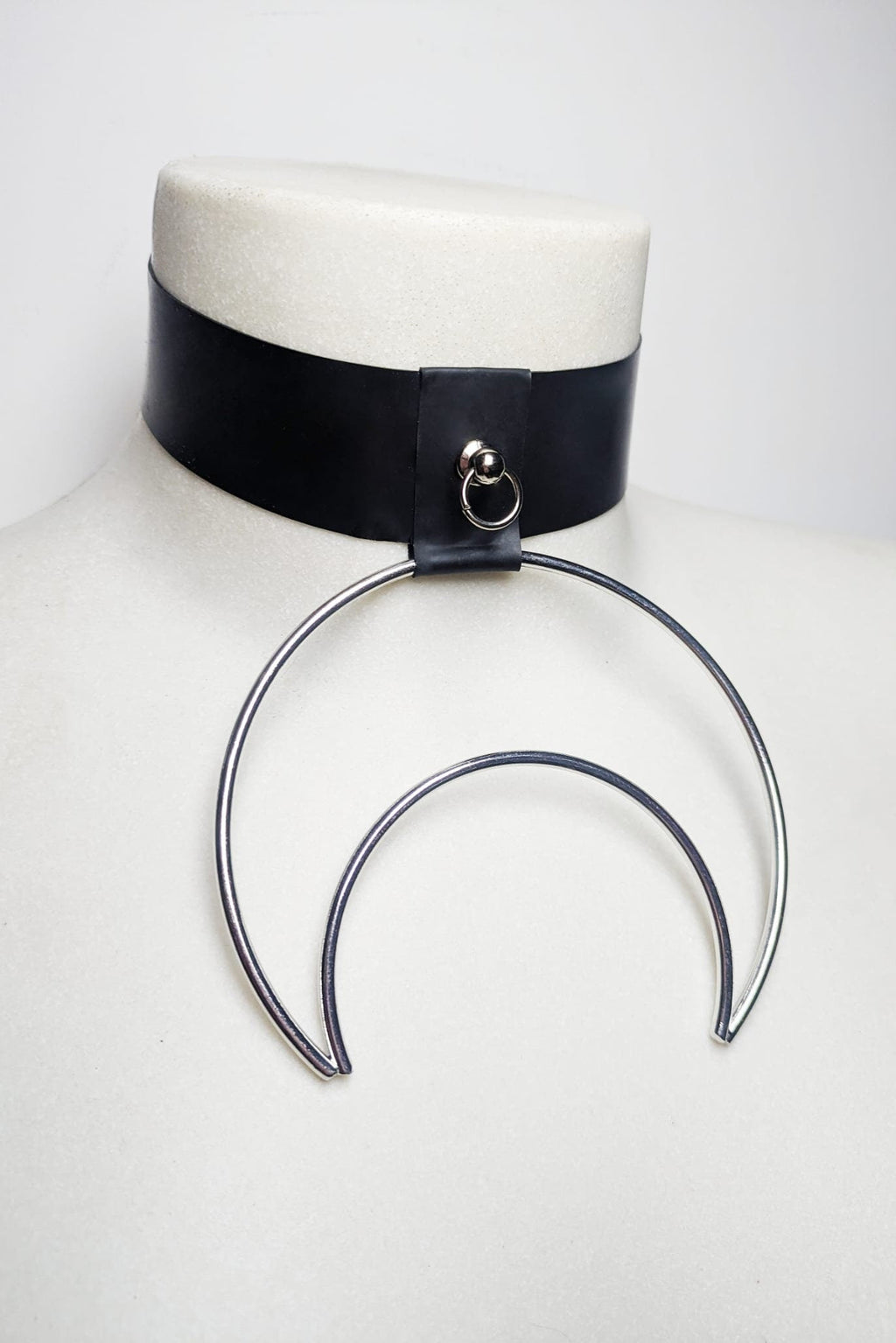 O'HARE Latex Moon Choker