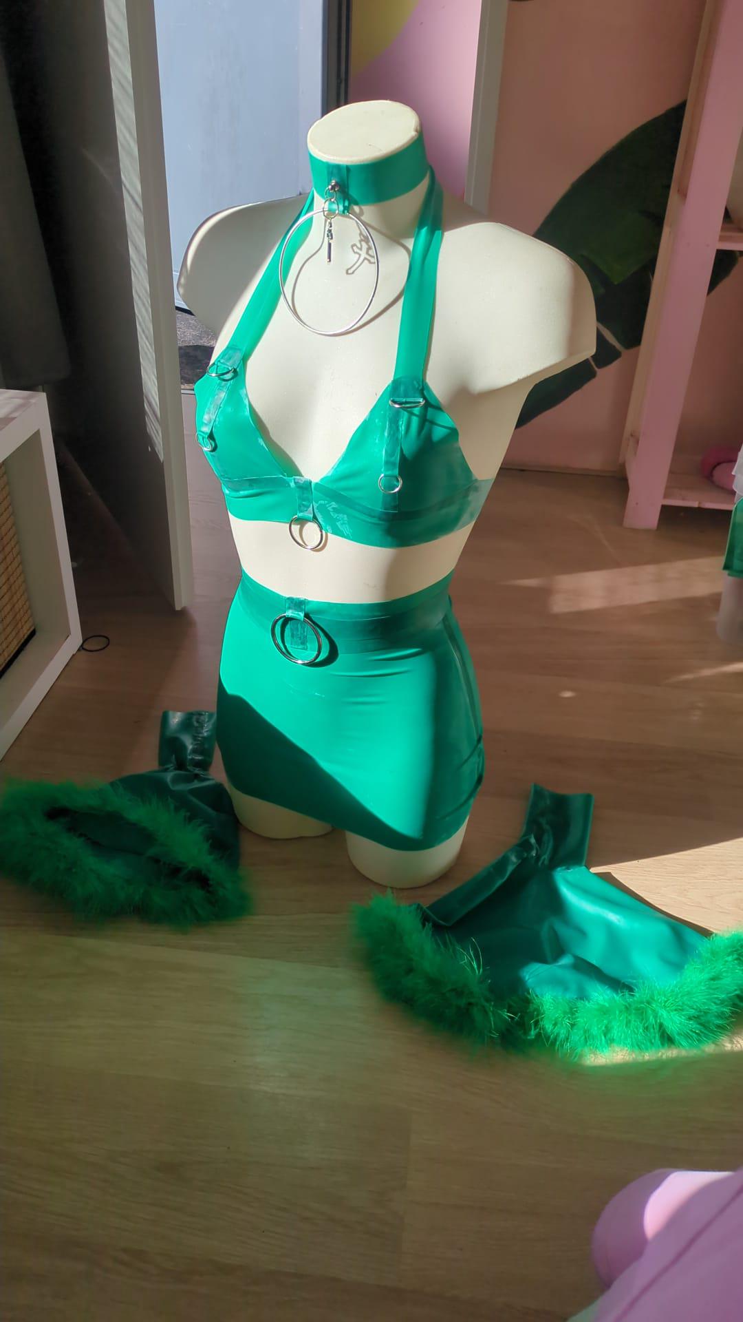 LIMEWIRE Latex Chain Festival Set